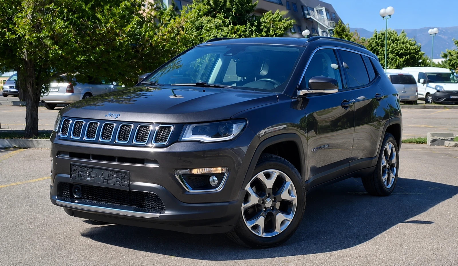 Jeep Compass 2.0 170kc Automat 4x4 Swiss, снимка 3 - Автомобили и джипове - 55538019