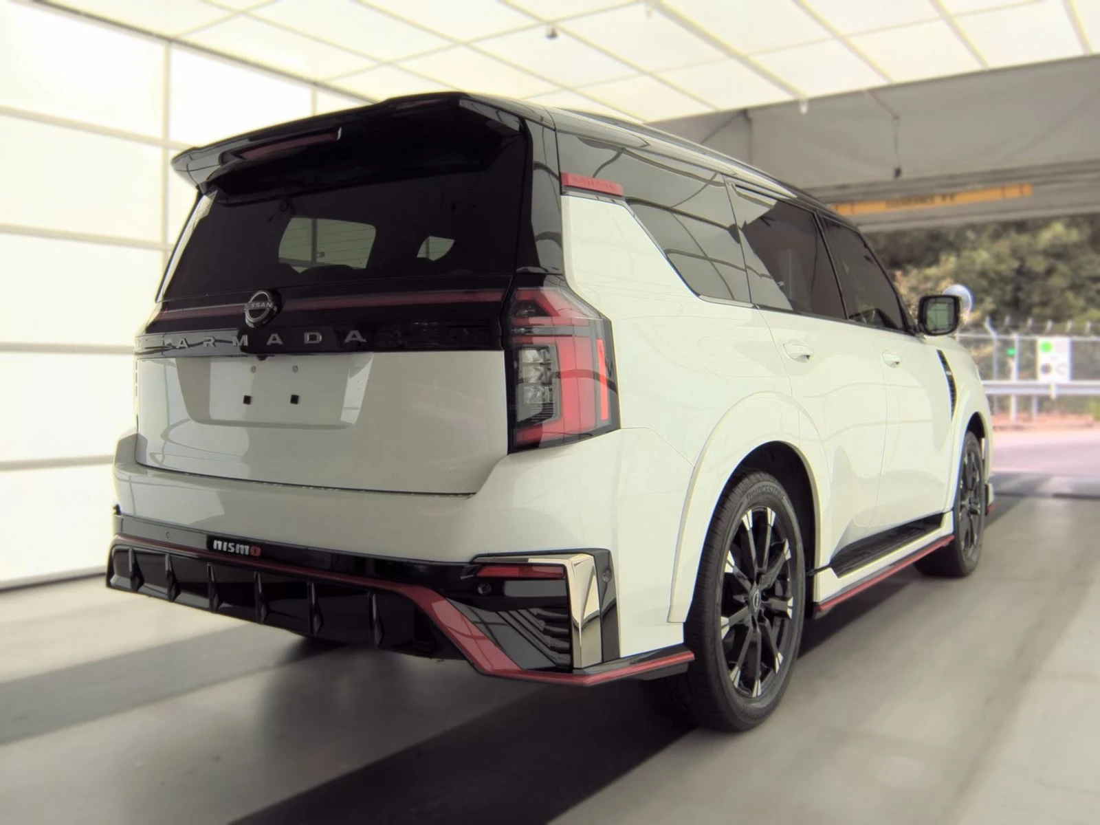 Nissan Armada NISMO 4x4, снимка 3 - Автомобили и джипове - 55907574
