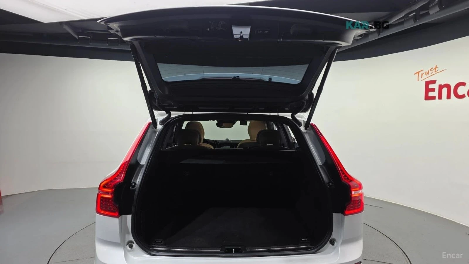 Volvo XC60, снимка 17 - Автомобили и джипове - 56736719