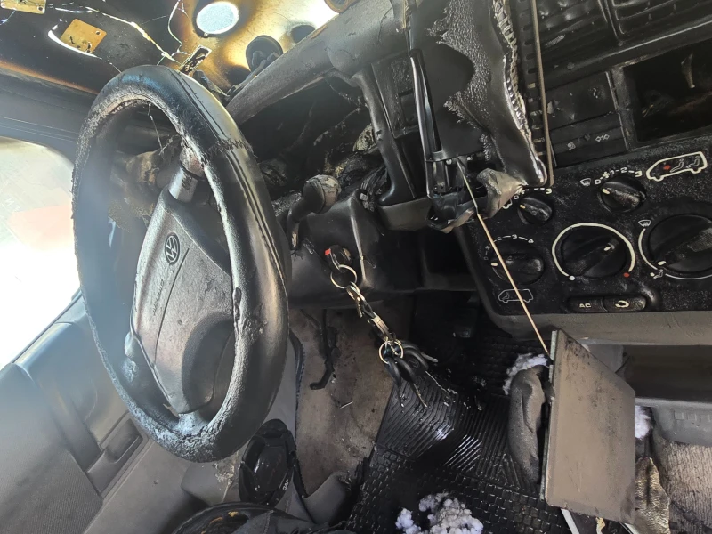 VW T4 2.5 TDI 102 KLIMATIK, снимка 6 - Бусове и автобуси - 49934111