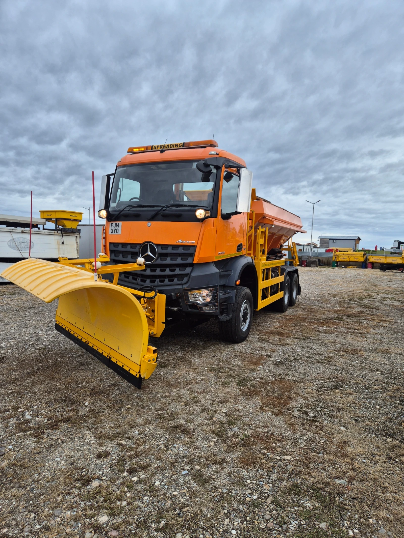 Mercedes-Benz Arocs 6х6 - изображение 2