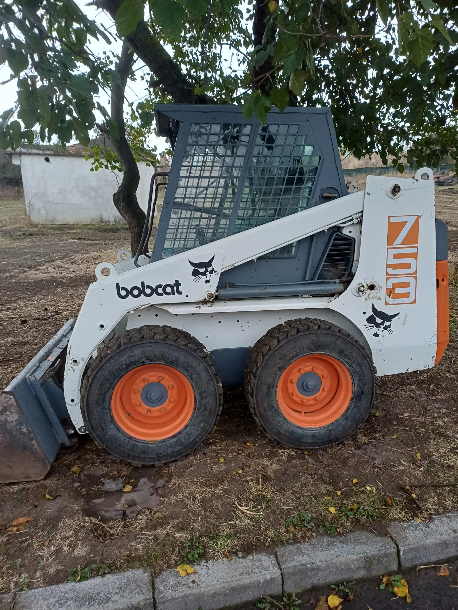 Мини челни товарачи Bobcat Bobcat 753
