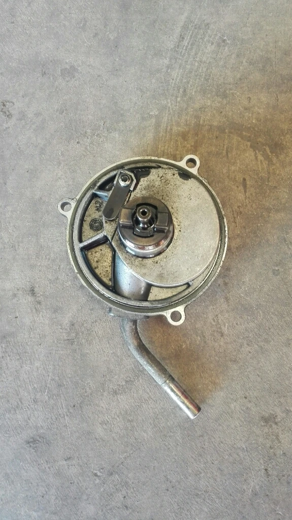 вакуум помпа Мерцедес А170 цди