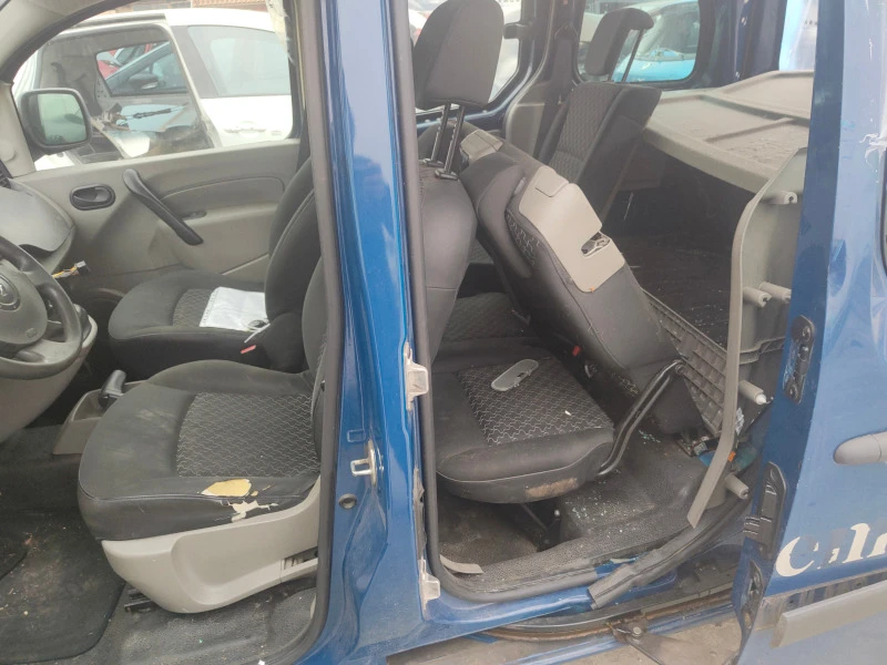 Renault Kangoo 1.6i, снимка 6 - Автомобили и джипове - 38954202