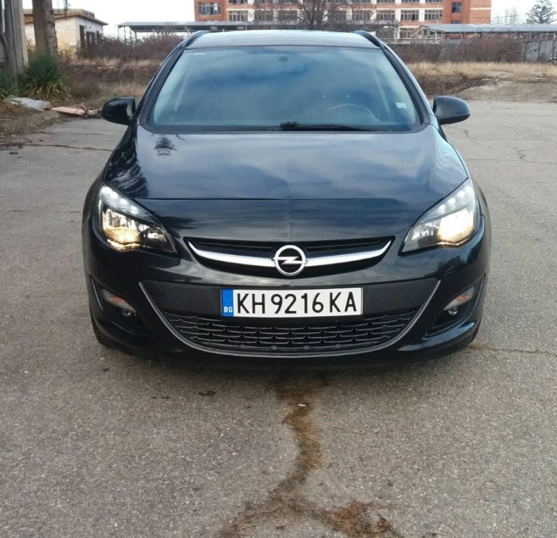 Opel Astra, снимка 1 - Автомобили и джипове - 47034366