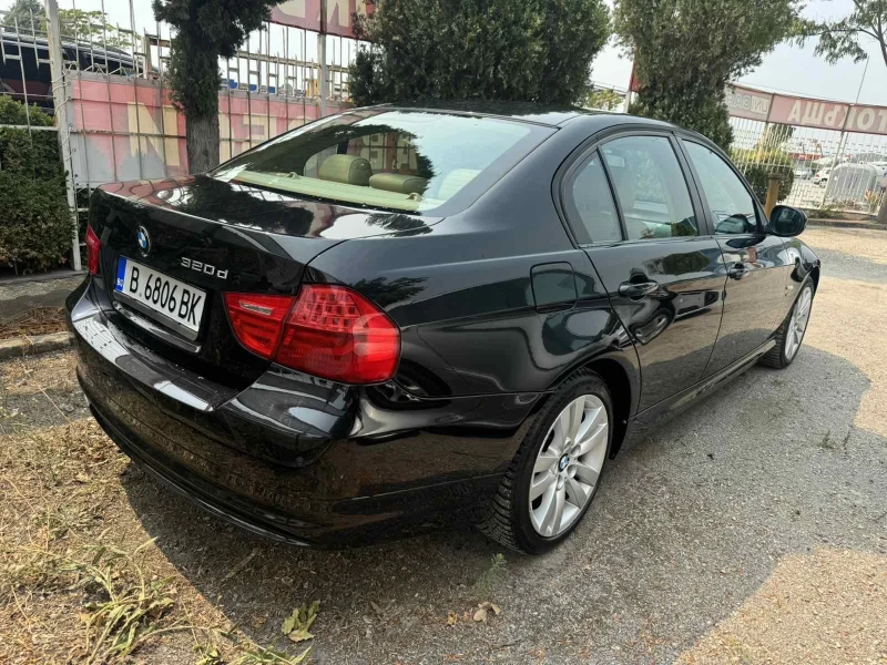 BMW 320 Xdrive facelift , снимка 3 - Автомобили и джипове - 47549973