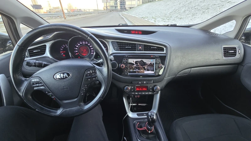 Kia Ceed CRDI 1.6 136kc Facelift, снимка 6 - Автомобили и джипове - 48160673