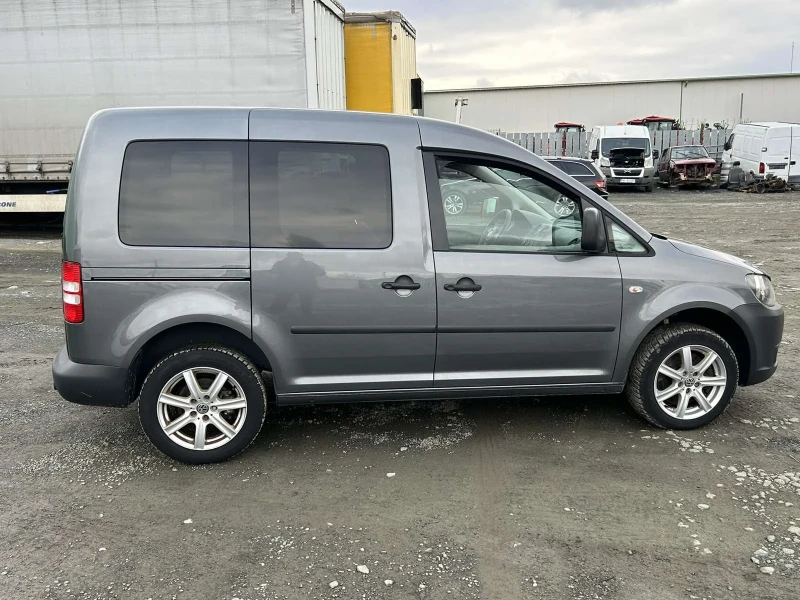 VW Caddy 2.0 6 скорости, снимка 3 - Автомобили и джипове - 48229340