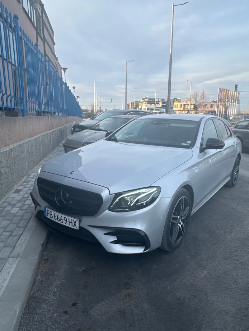 Mercedes-Benz E 220, снимка 1 - Автомобили и джипове - 49439353