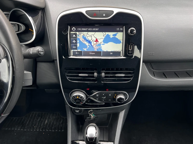 Renault Clio 1.5dCi GT Line Автоматик, снимка 9 - Автомобили и джипове - 49486366