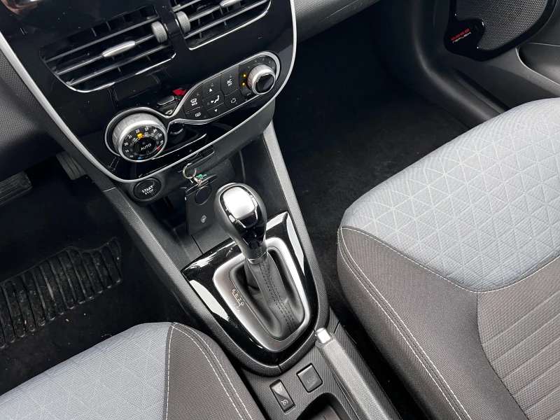 Renault Clio 1.5dCi GT Line Автоматик, снимка 10 - Автомобили и джипове - 49486366