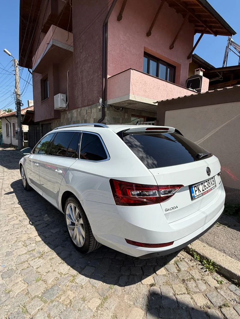 Skoda Superb, снимка 4 - Автомобили и джипове - 51471745