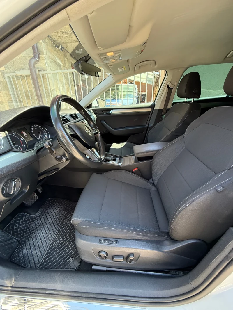 Skoda Superb, снимка 7 - Автомобили и джипове - 51471745