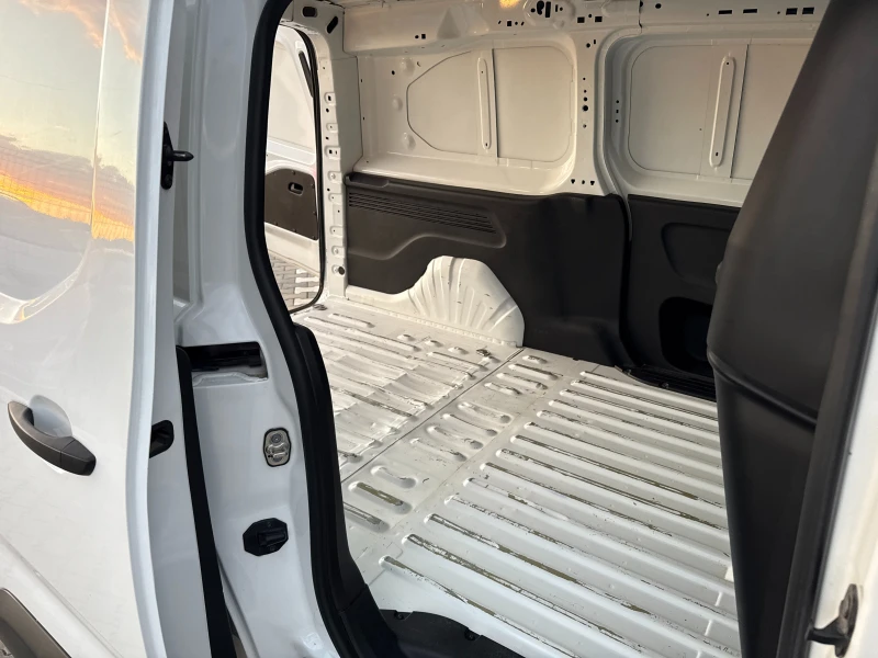 Opel Combo * MAXI* 1.5D* 102HP* 2021* EURO 6* , снимка 15 - Автомобили и джипове - 51626415