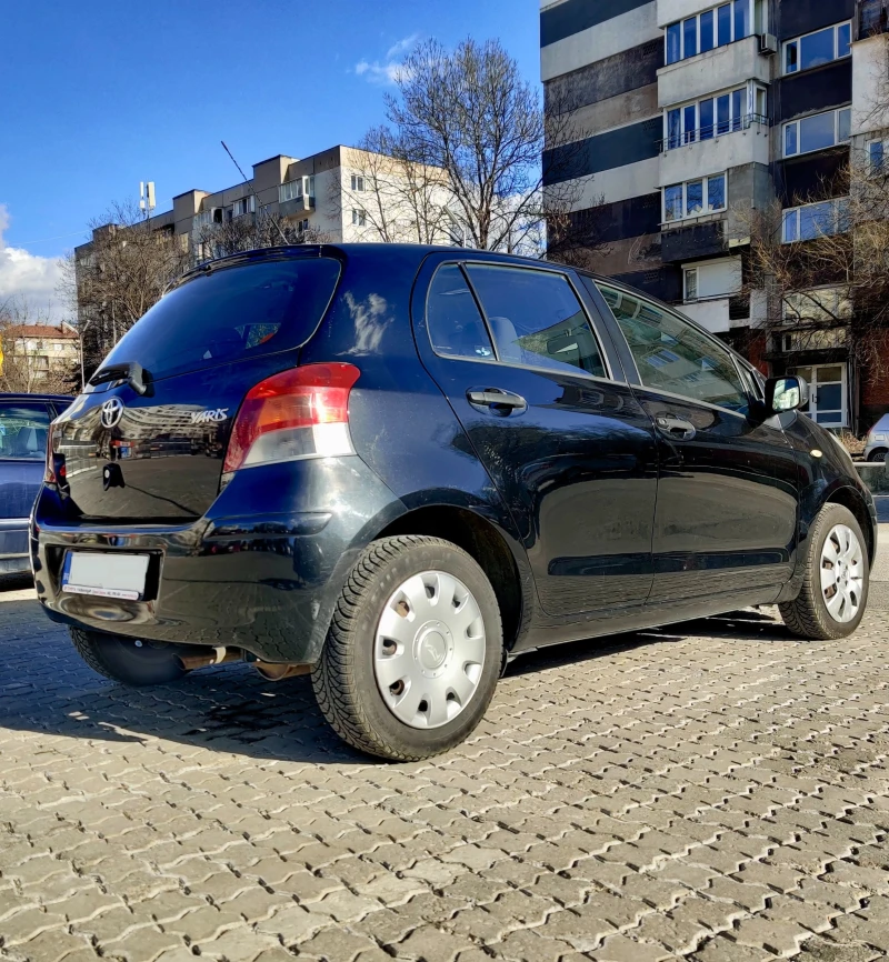 Toyota Yaris 1.3 VVTI, снимка 3 - Автомобили и джипове - 52013223