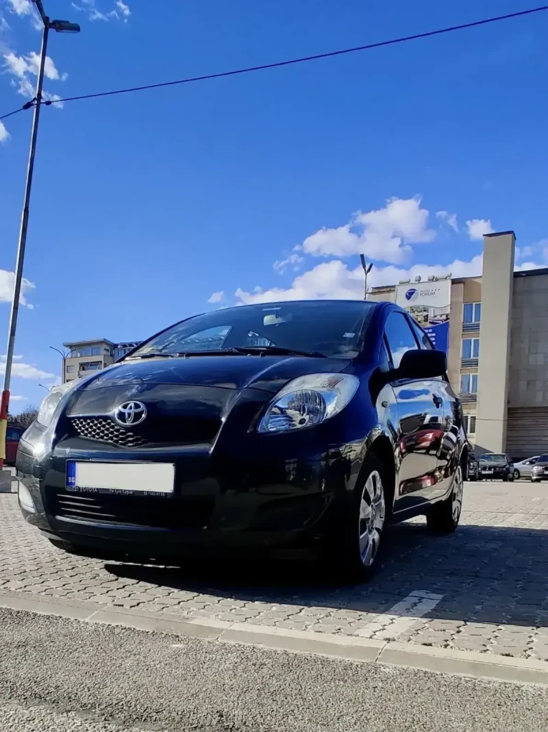 Toyota Yaris 1.3 VVTI, снимка 2 - Автомобили и джипове - 52013223