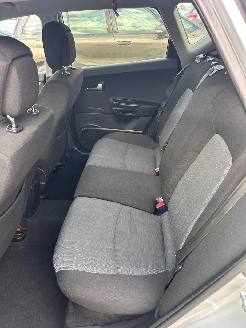 Kia Ceed 1.4i EURO 5, снимка 9 - Автомобили и джипове - 52037032