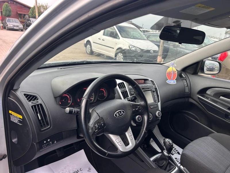 Kia Ceed 1.4i EURO 5, снимка 11 - Автомобили и джипове - 52037032