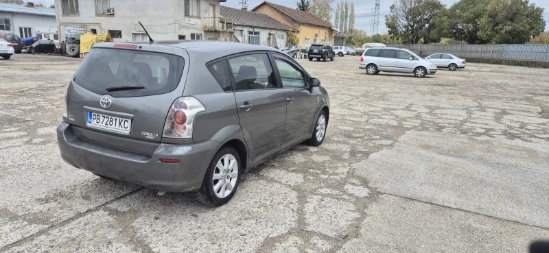 Toyota Corolla verso 2.0 d4d, снимка 6 - Автомобили и джипове - 52314229