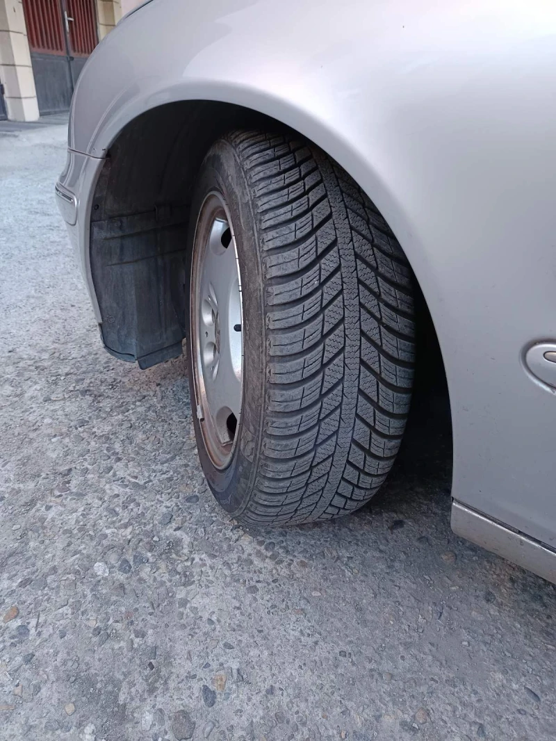 Mercedes-Benz C 200 kompresor, снимка 7 - Автомобили и джипове - 52886168