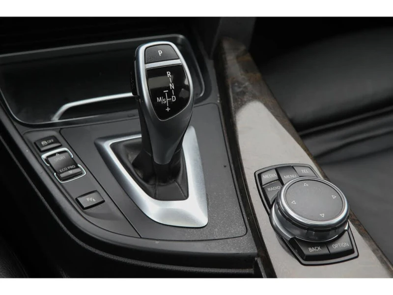 BMW 328 xDrive28i AWD * AвтоКредит* (ЦЕНА ДО БГ), снимка 12 - Автомобили и джипове - 53179975