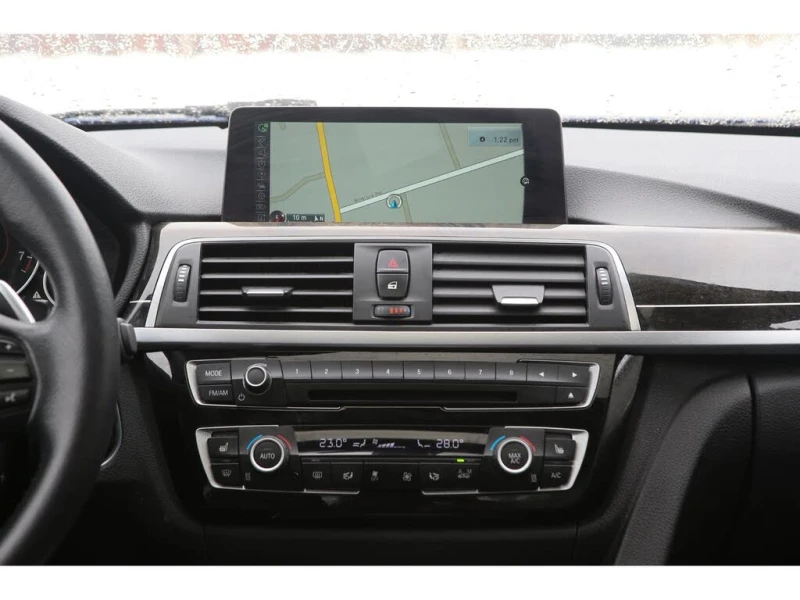 BMW 328 xDrive28i AWD * AвтоКредит* (ЦЕНА ДО БГ), снимка 11 - Автомобили и джипове - 53179975