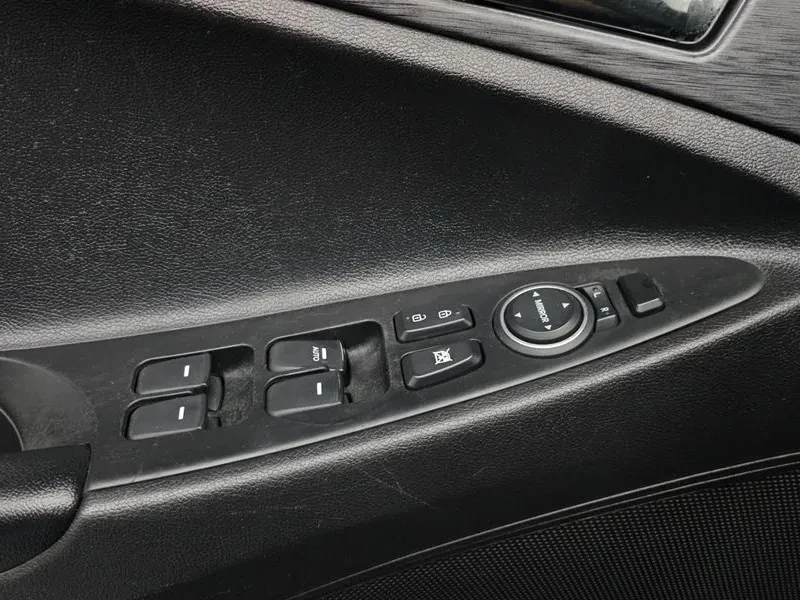 Hyundai Sonata, снимка 16 - Автомобили и джипове - 55734321
