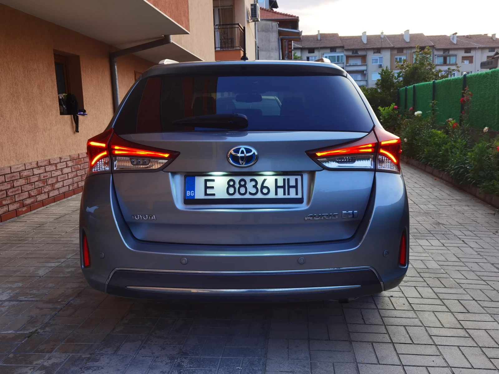 Toyota Auris Touring Sport уникат!* паркира сама - изображение 5