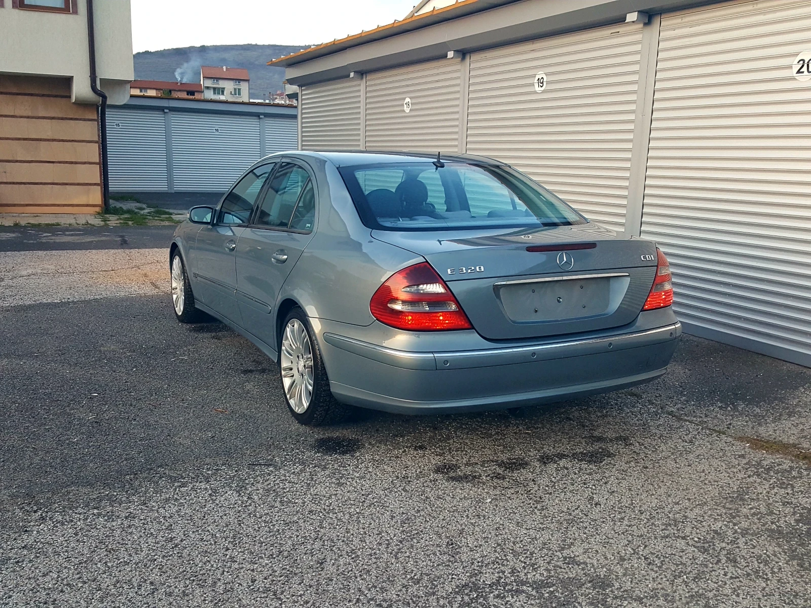 Mercedes-Benz E 320 AVANGARDE - изображение 3