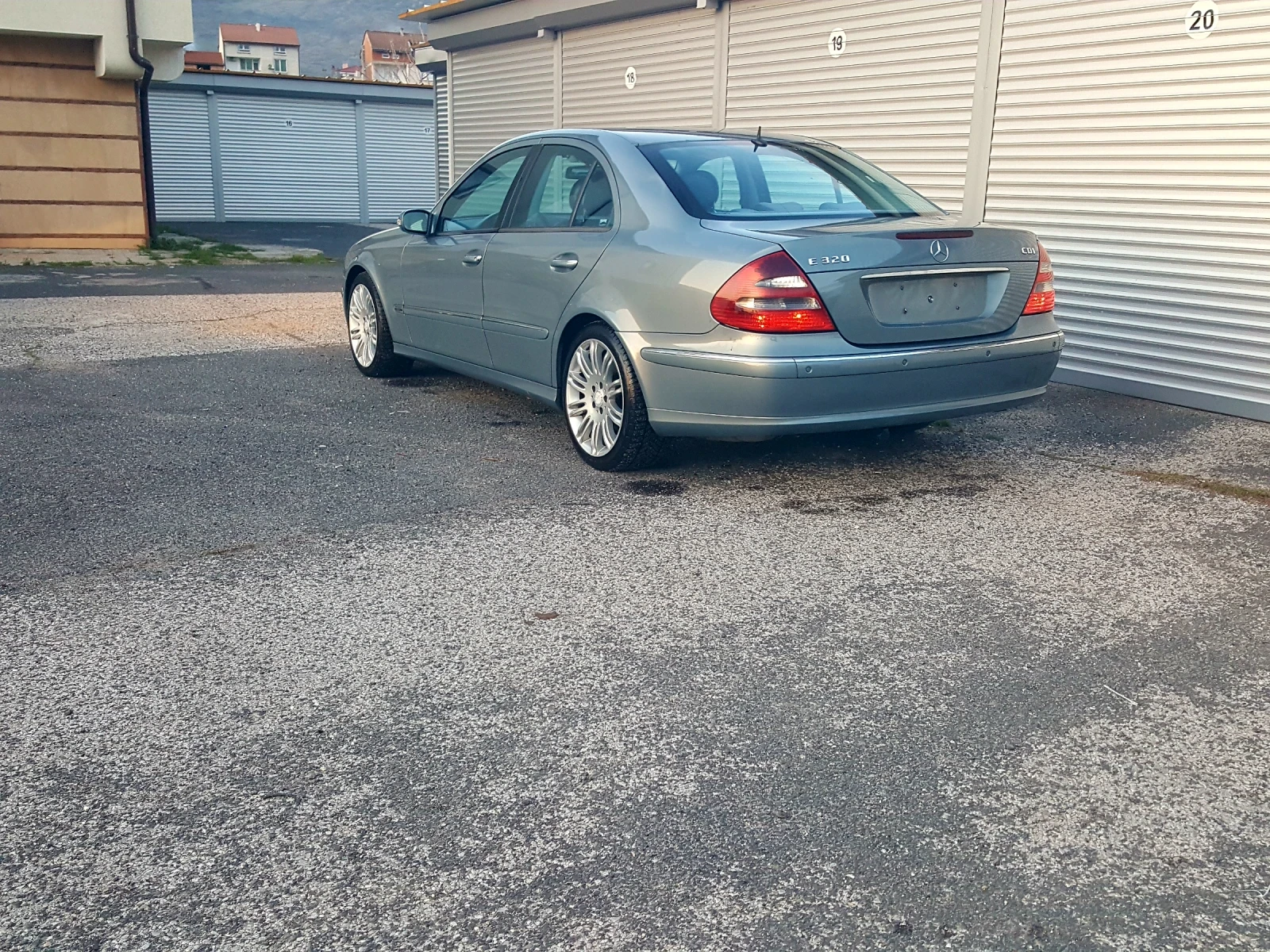Mercedes-Benz E 320 AVANGARDE - изображение 7