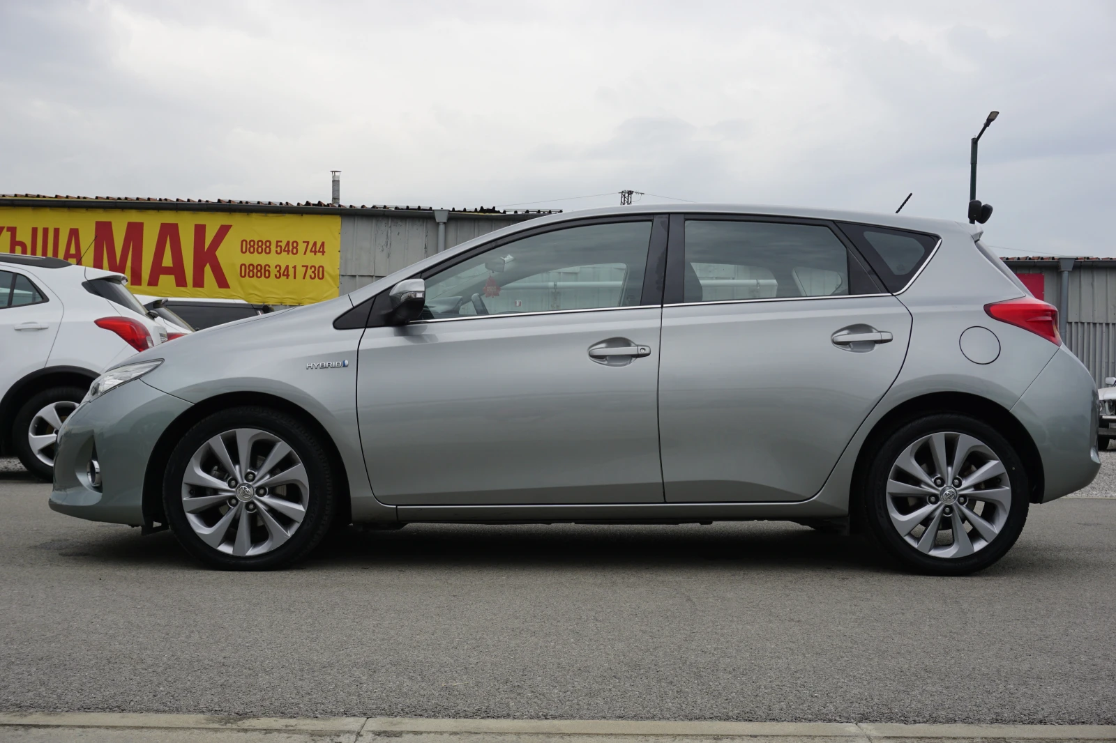 Toyota Auris 1, 8/хибрид - изображение 4