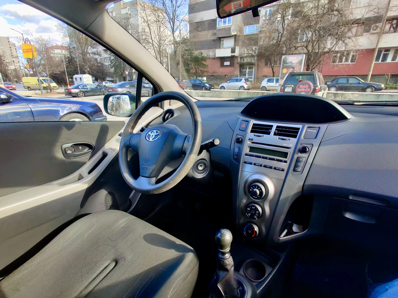 Toyota Yaris 1.3 VVTI - изображение 10