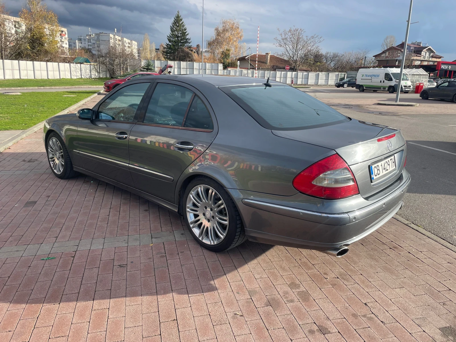 Mercedes-Benz E 350  - изображение 4