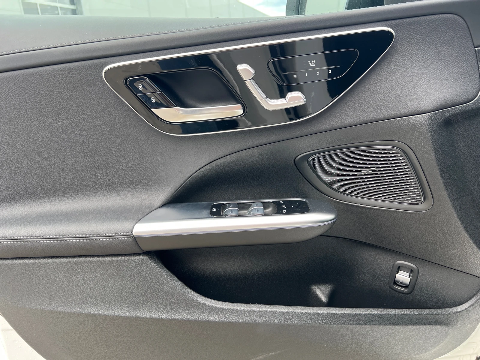Mercedes-Benz C 300 4MATIC, снимка 10 - Автомобили и джипове - 53324401