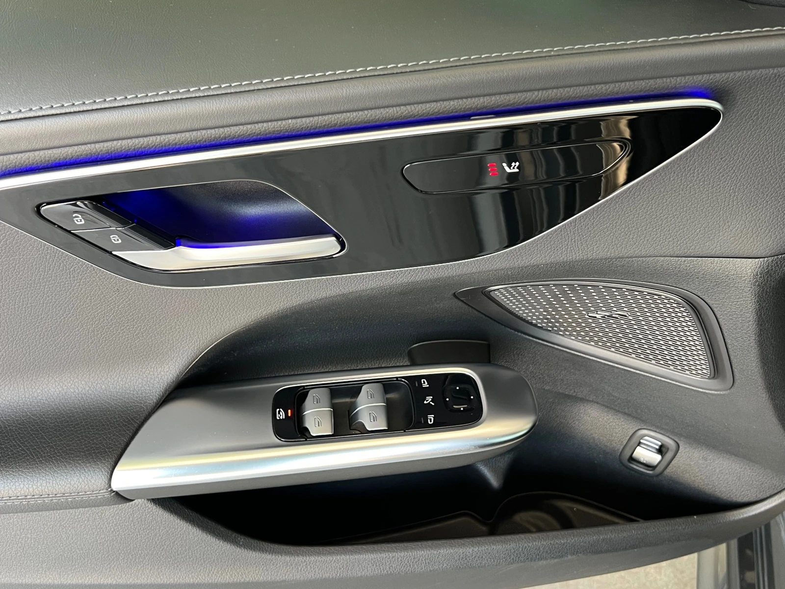 Mercedes-Benz C 220 d MHEV, 9G, AMG LINE-NIGHT PACK-DESIGNO!, снимка 14 - Автомобили и джипове - 54014109