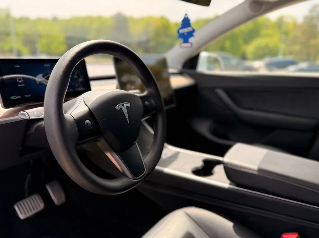 Tesla Model Y RWD, снимка 7 - Автомобили и джипове - 54651818