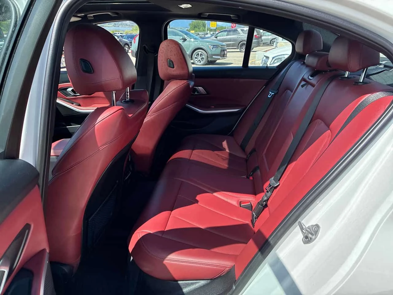 BMW 330 * 330e xDrive * CARFAX * БЕЗ ПЪРВОНАЧАЛНА ВНОСКА, снимка 11 - Автомобили и джипове - 54735366
