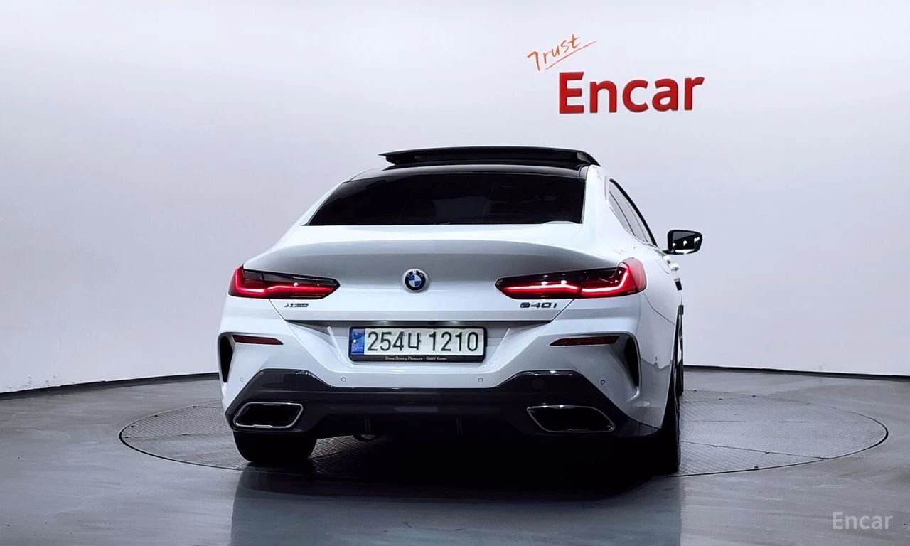 BMW 840 i xDrive* M SPORT* BOWERS & WILKINS* HEAD-UP* 360*, снимка 4 - Автомобили и джипове - 54855714