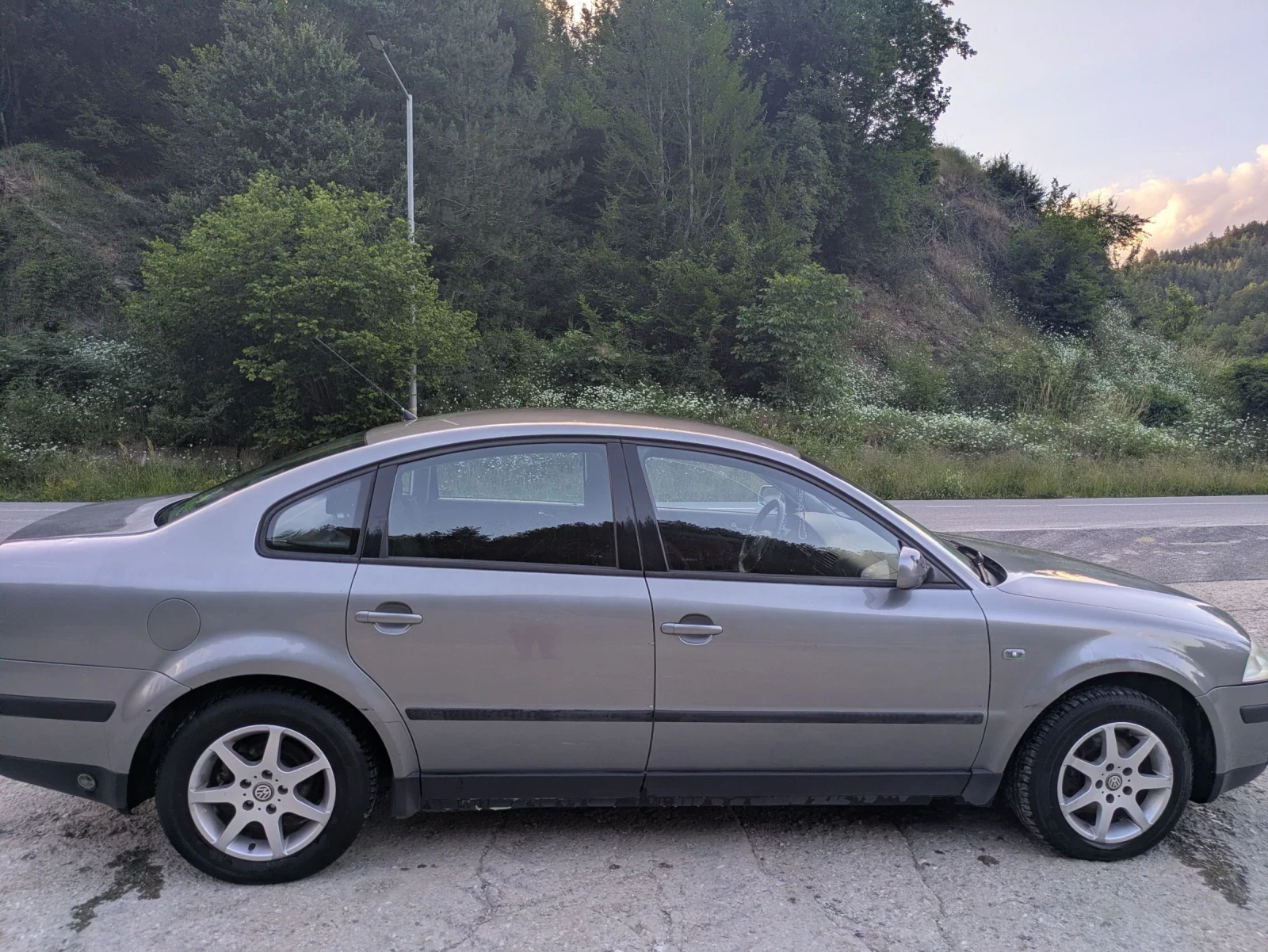 VW Passat, снимка 2 - Автомобили и джипове - 54988393