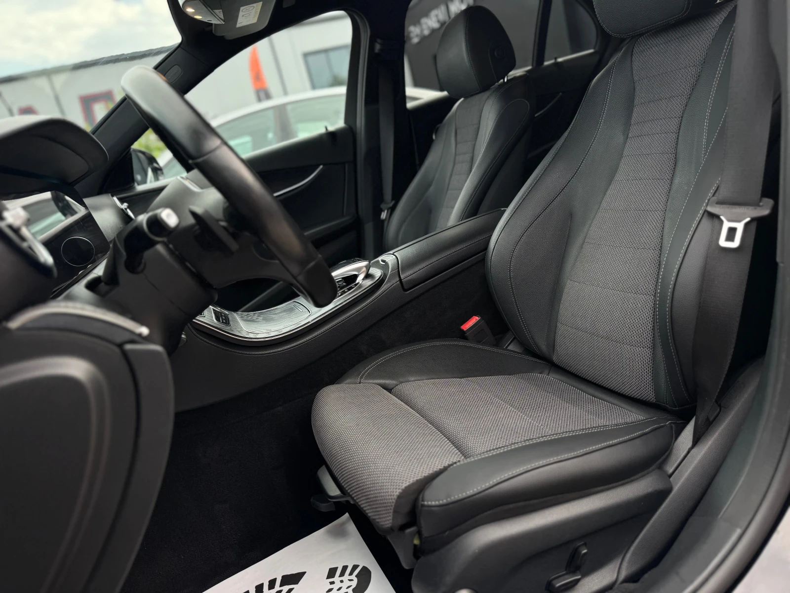 Mercedes-Benz E 200 Sport, снимка 10 - Автомобили и джипове - 55298362