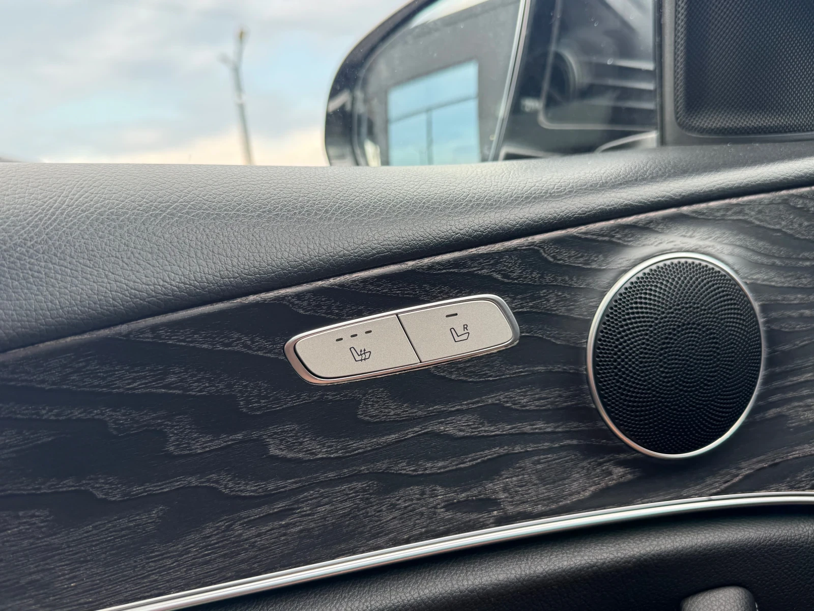 Mercedes-Benz E 200 Sport, снимка 16 - Автомобили и джипове - 55298362