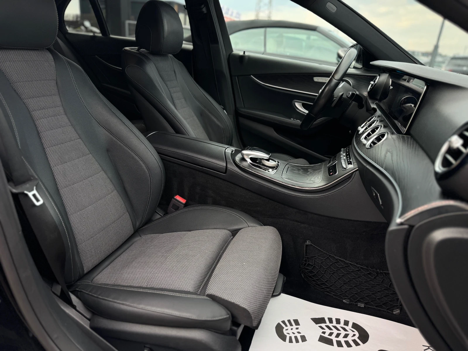 Mercedes-Benz E 200 Sport, снимка 14 - Автомобили и джипове - 55298362