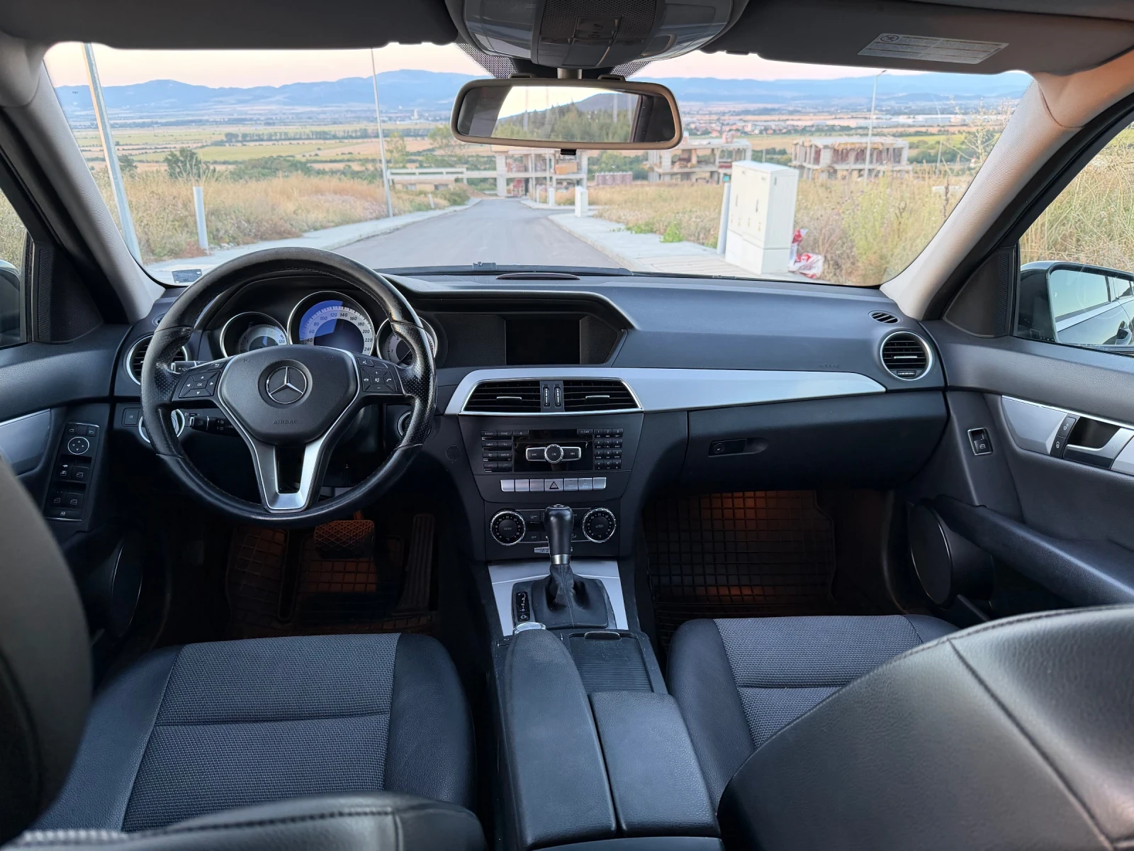 Mercedes-Benz C 200, снимка 9 - Автомобили и джипове - 55806578