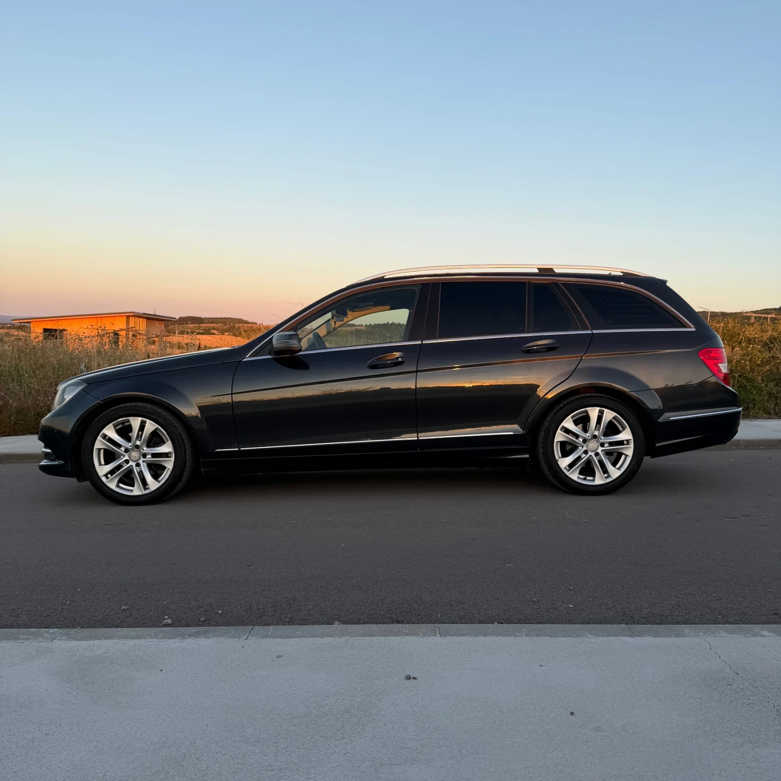 Mercedes-Benz C 200, снимка 4 - Автомобили и джипове - 55806578