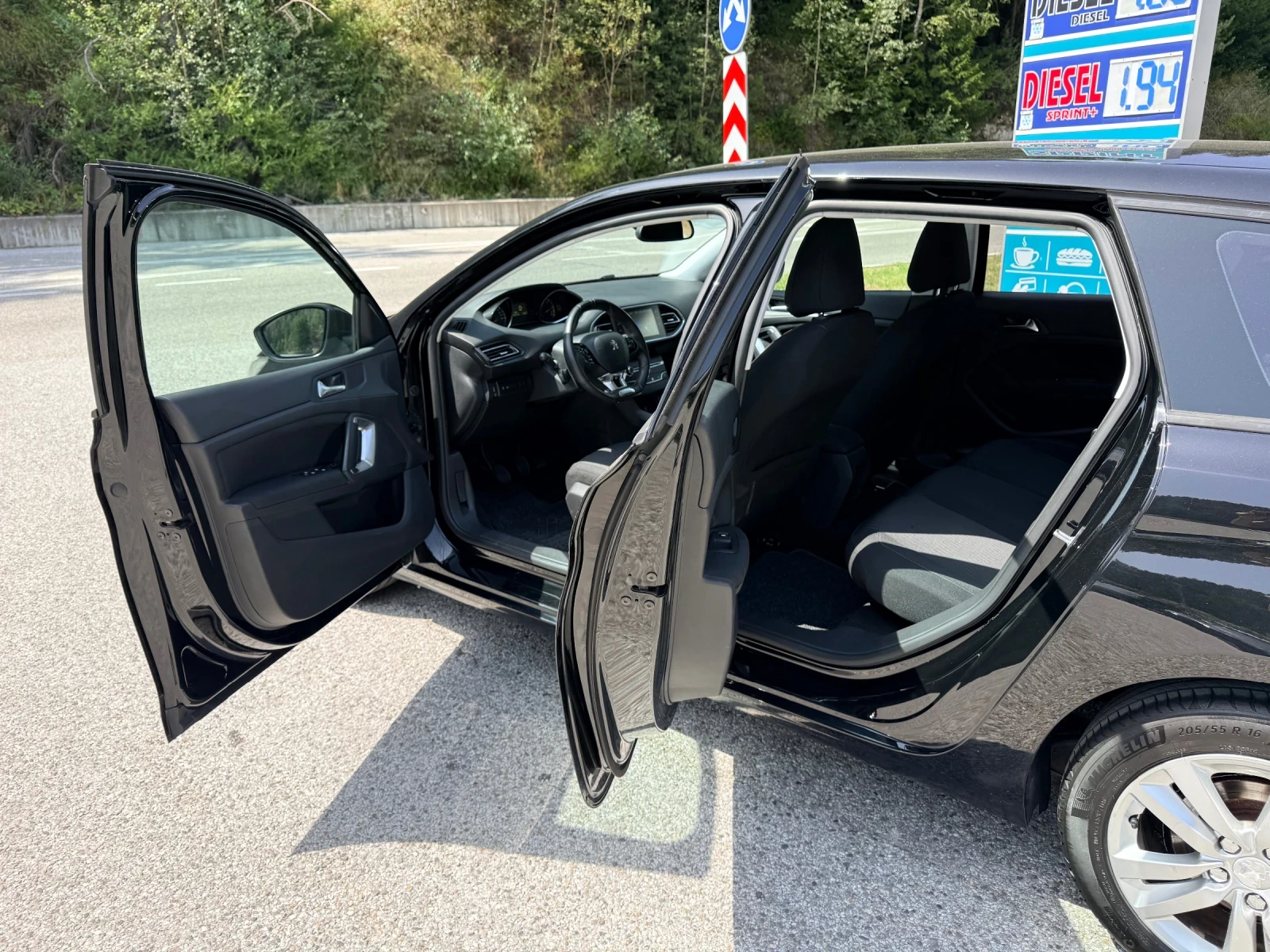 Peugeot 308 1.6HDI* 116кс* РЕАЛНИ КМ* ИТАЛИЯ, снимка 7 - Автомобили и джипове - 55871833