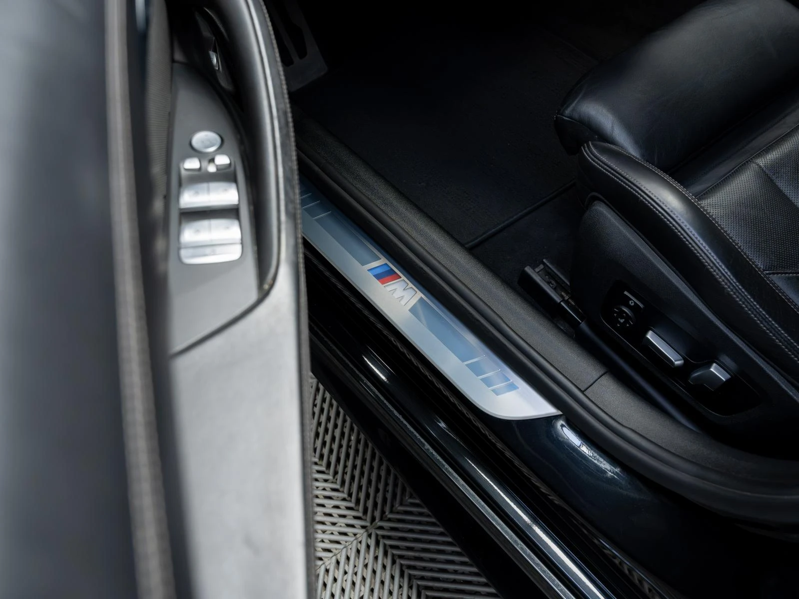 BMW 840 D Harmann- 360KAM-M PACK, снимка 7 - Автомобили и джипове - 55991066