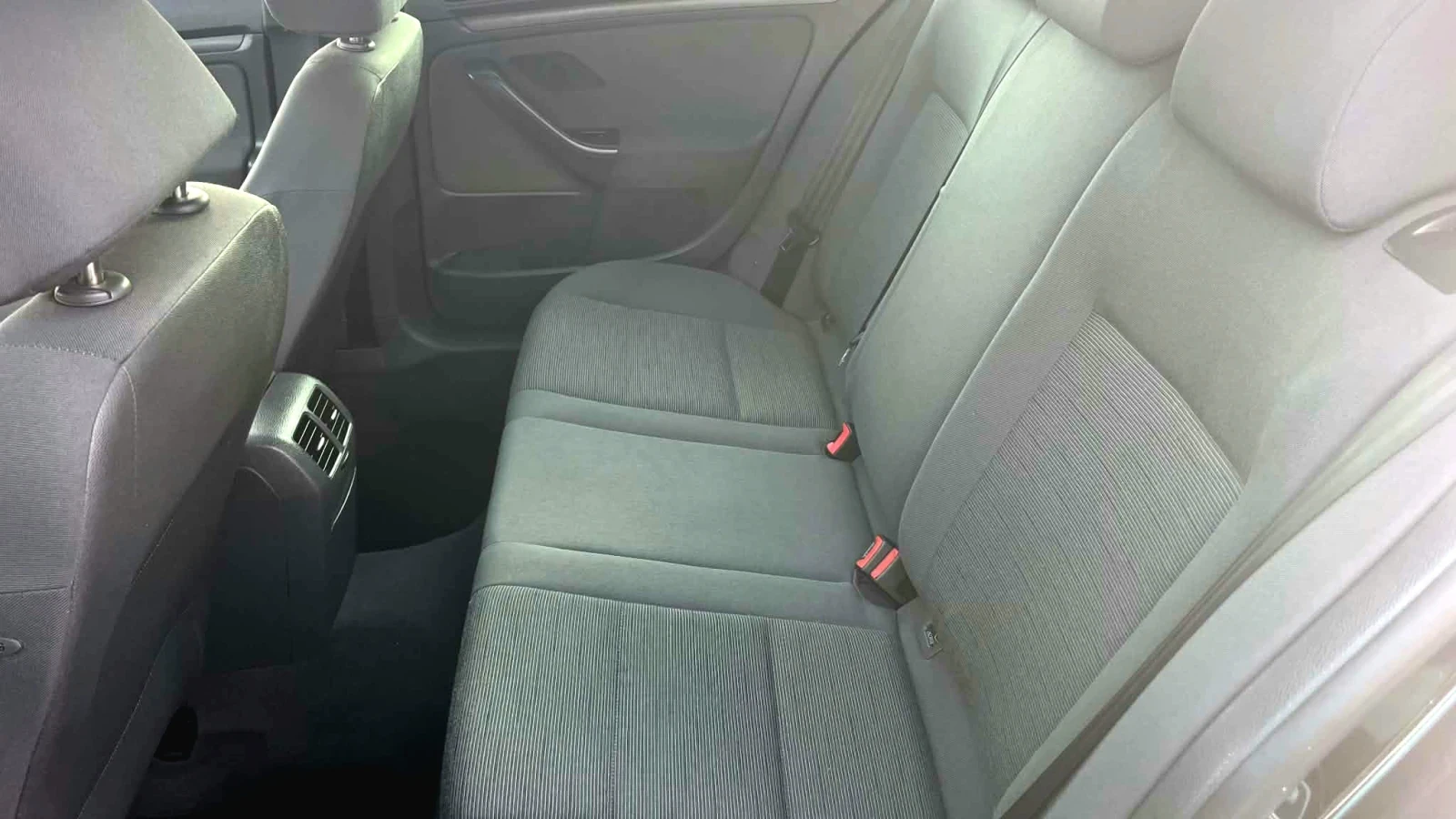 VW Golf 1.9 TDI, снимка 10 - Автомобили и джипове - 56328959