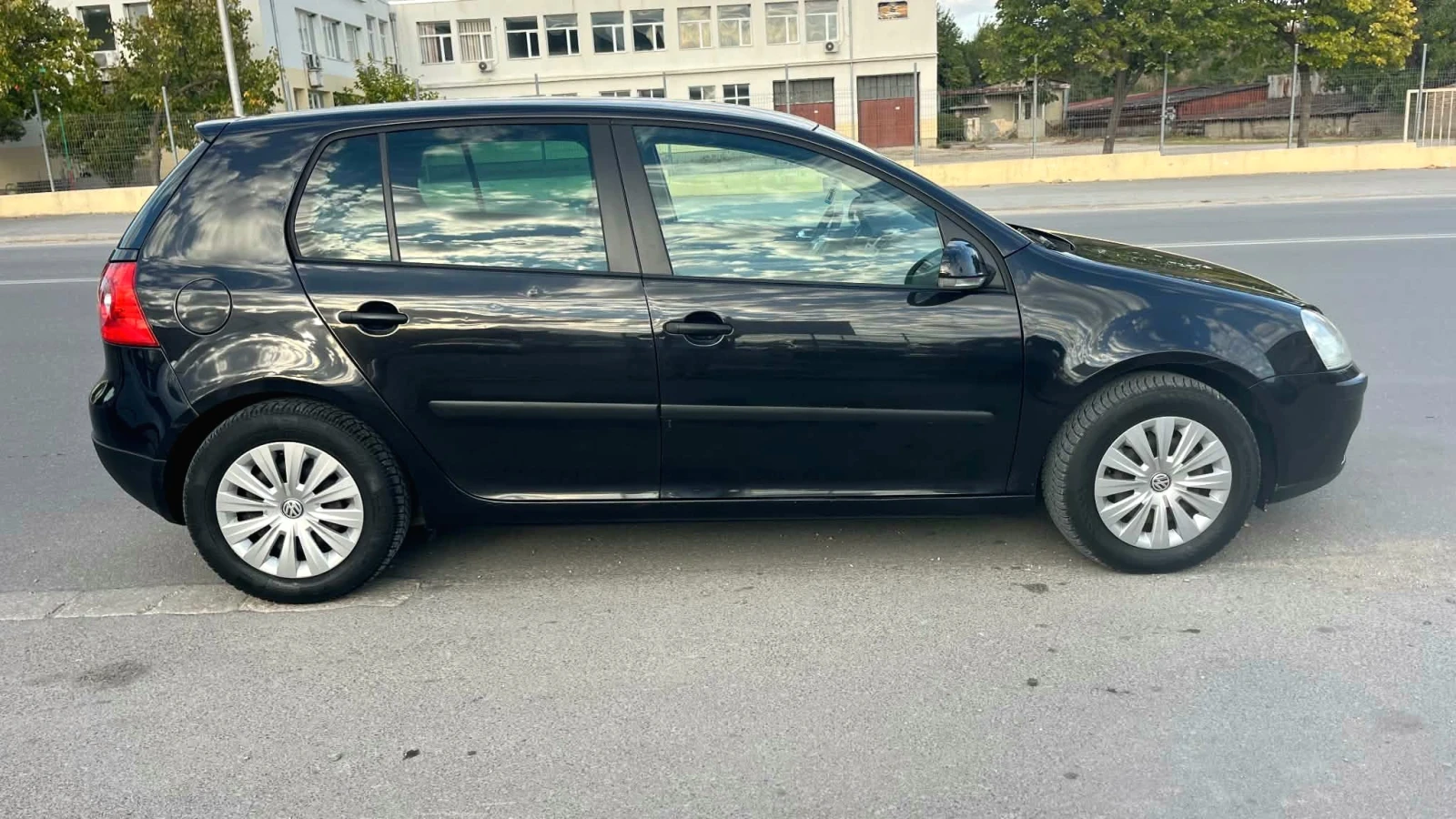 VW Golf 1.9 TDI, снимка 5 - Автомобили и джипове - 56328959