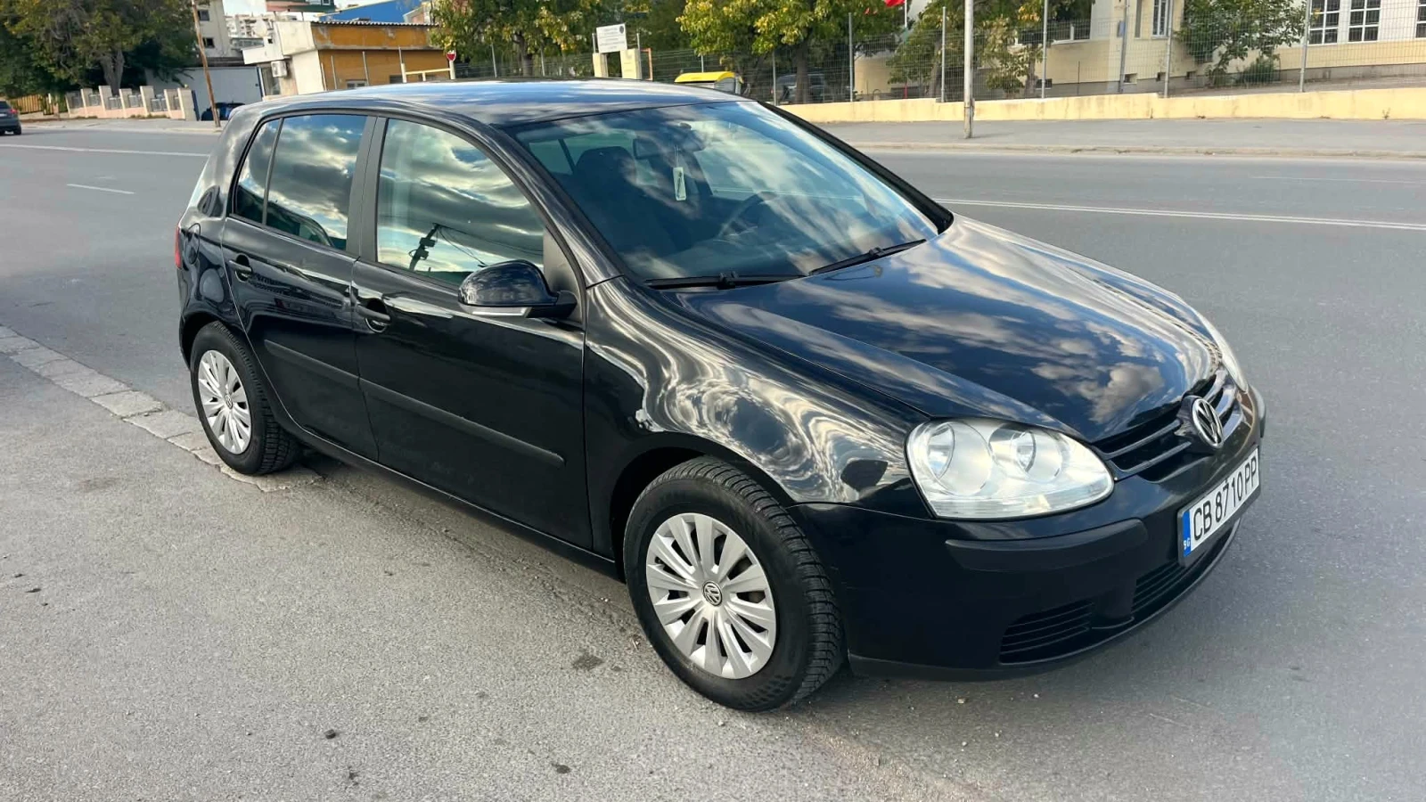 VW Golf 1.9 TDI, снимка 2 - Автомобили и джипове - 56328959