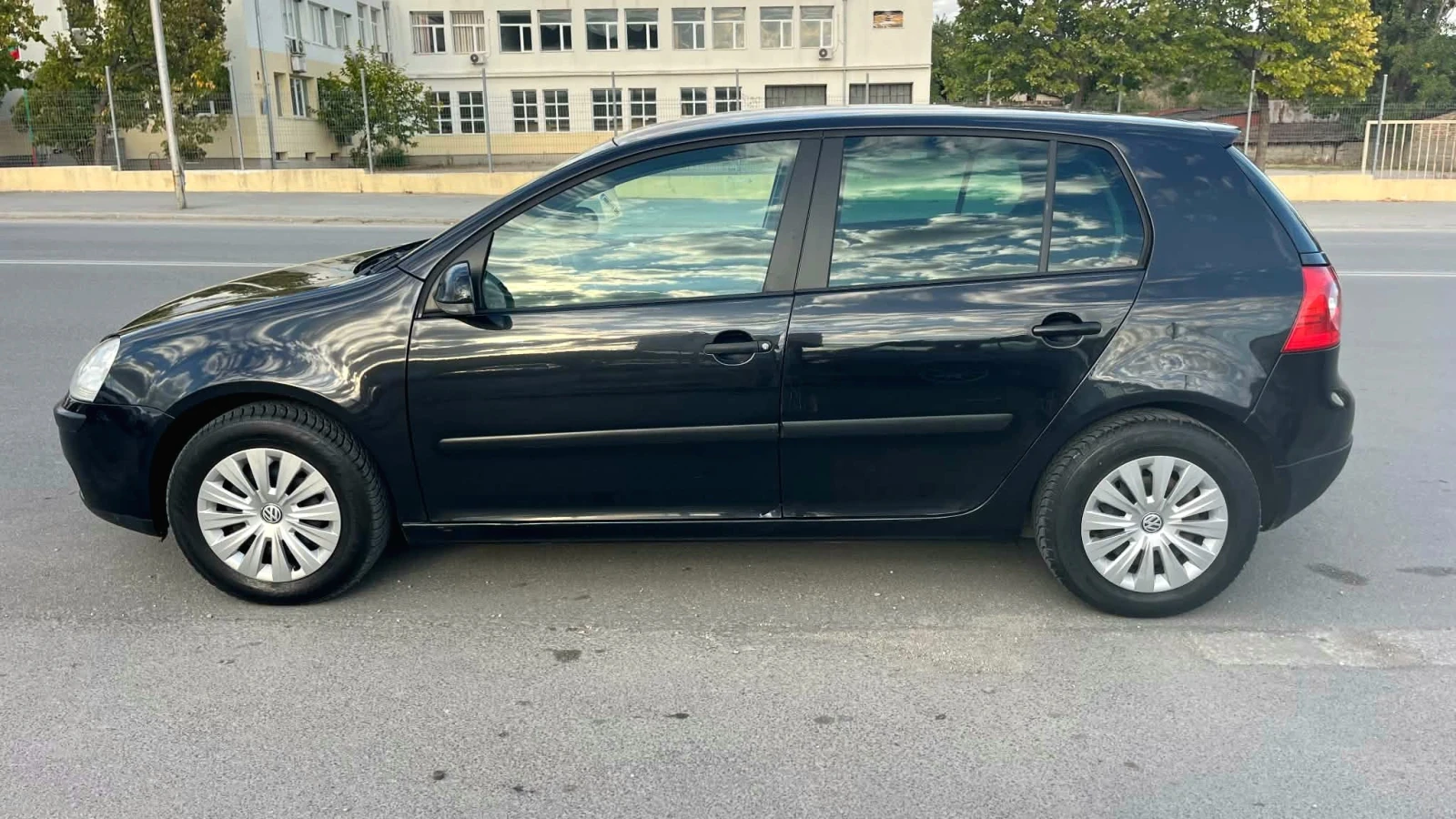 VW Golf 1.9 TDI, снимка 6 - Автомобили и джипове - 56328959